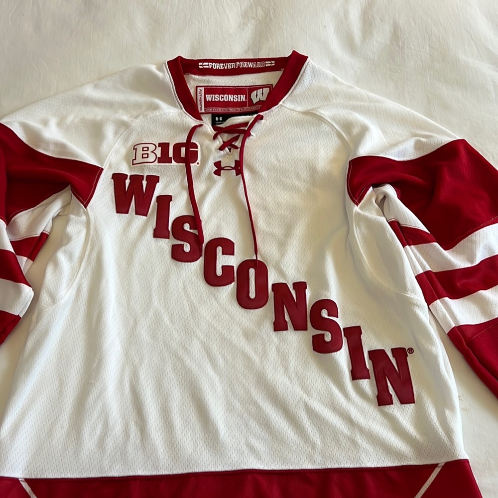Under Armour Wisconsin Hockey Jersey
